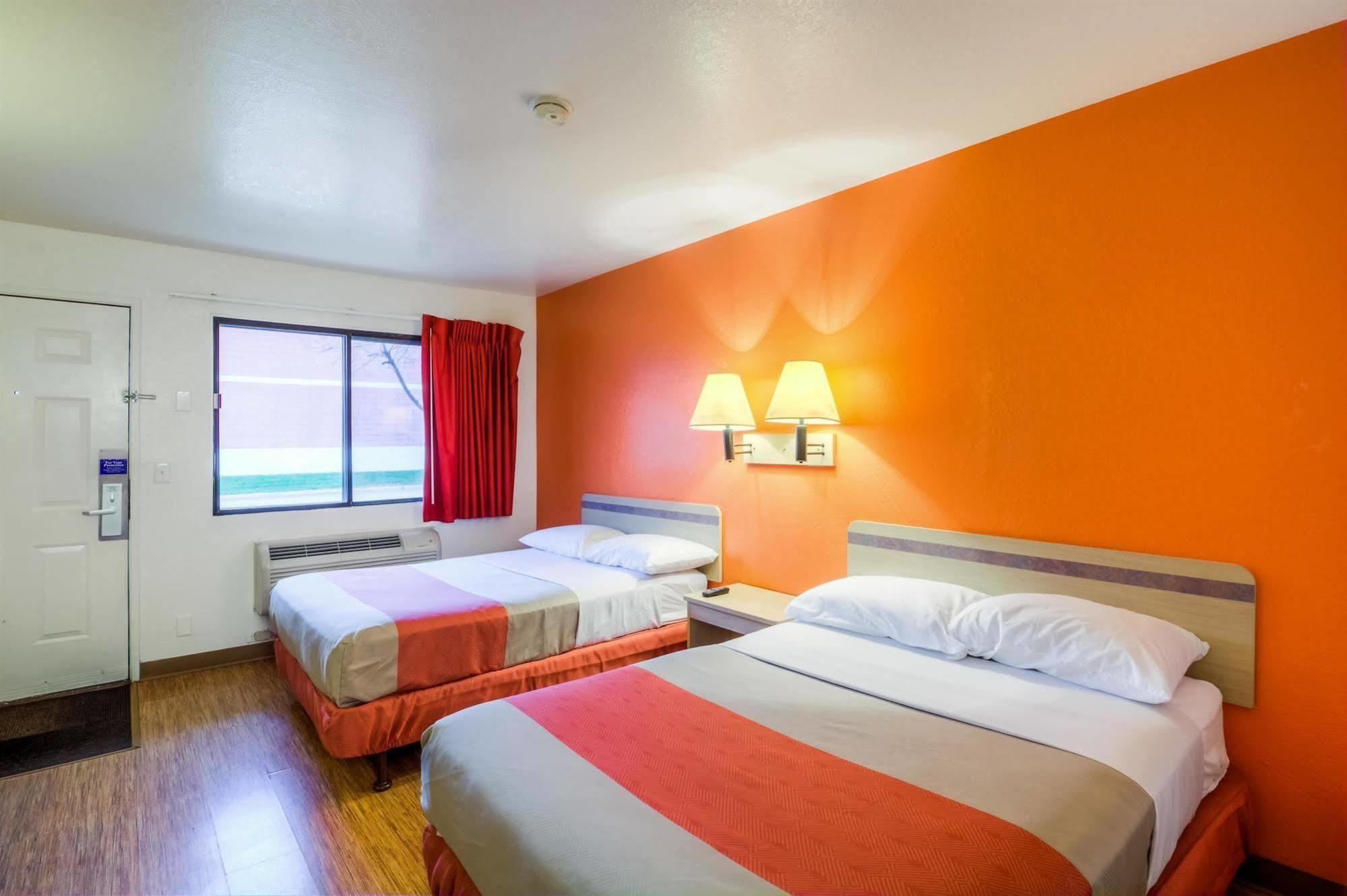 Motel 6 Chicago - Elk Grove 엘크그루브빌리지 외부 사진