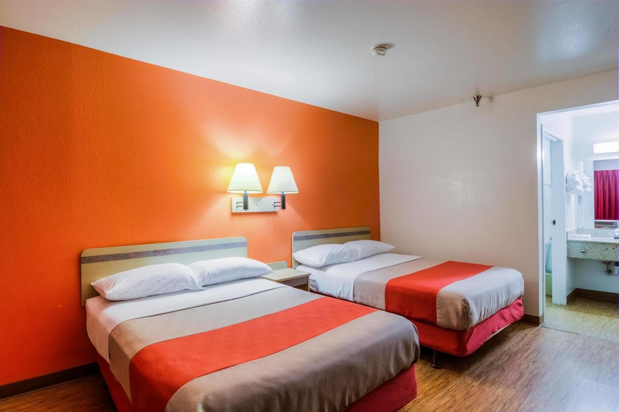Motel 6 Chicago - Elk Grove 엘크그루브빌리지 외부 사진