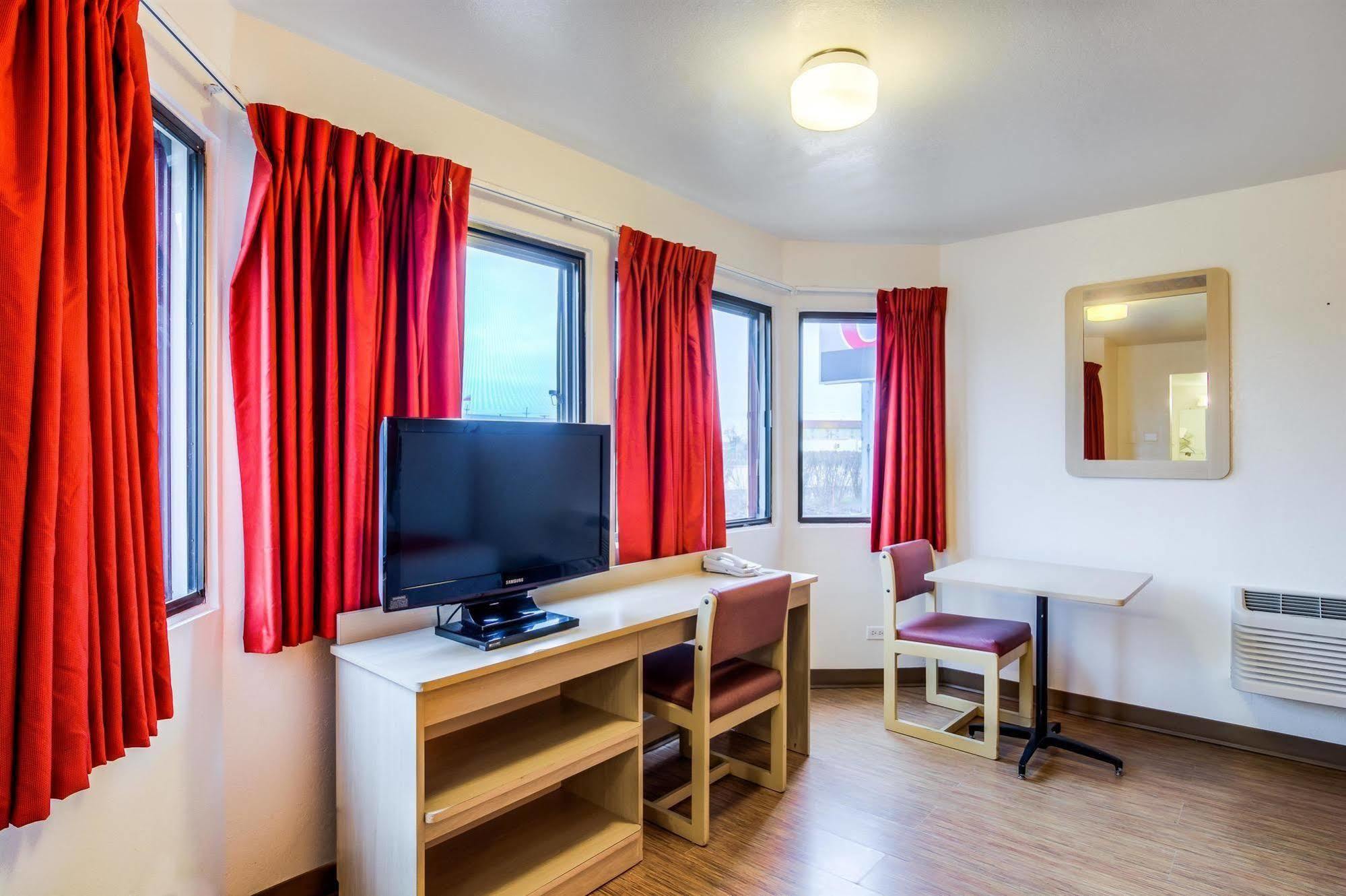 Motel 6 Chicago - Elk Grove 엘크그루브빌리지 외부 사진